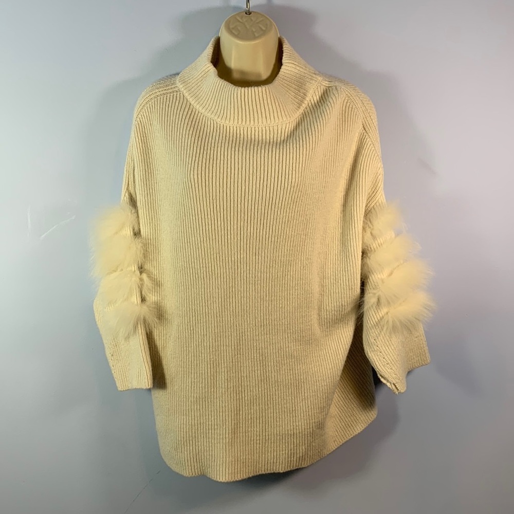 Womens white wool blend slub oversized knit angora trimmed sleeves